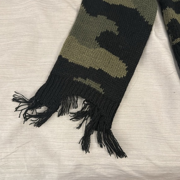 Cropped sweater - Picture 2 of 3